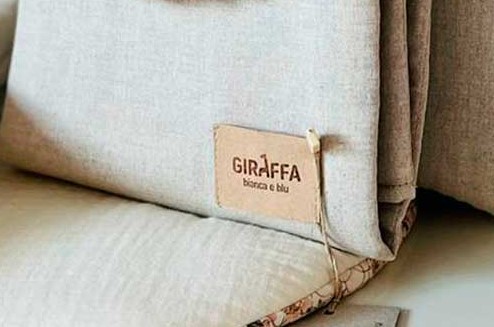 La-Giraffa-Bianca-e-Blu-Tulip-Galeria1
